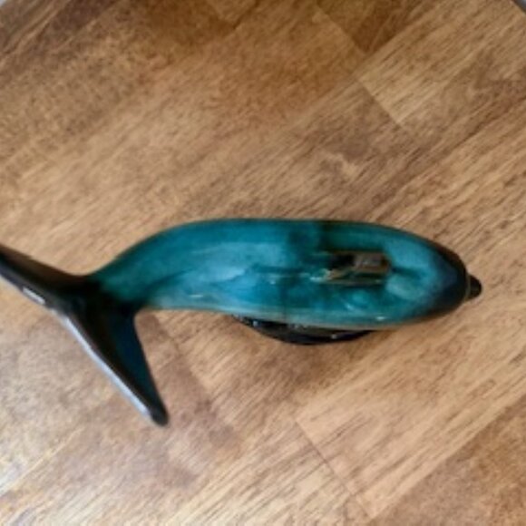 Vintage Blue Mountain Pottery Dolphin Figurine – Canadian Green Drip Glaze – Mid - Picture 8 of 8